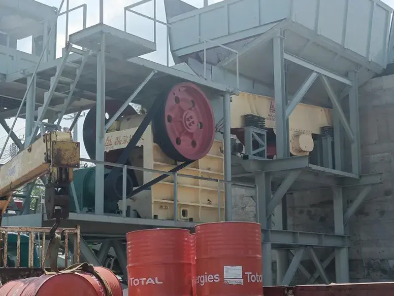 Проект дробильно-сортировочного комплекса для дробления гранита 450 т/ч во Вьетнаме
