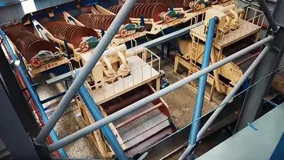 Обезвоживающий грохот для комплексного проекта дробильно-сортировочного комплекса EPC в уезде Вэньчуань, пров. Сычуань